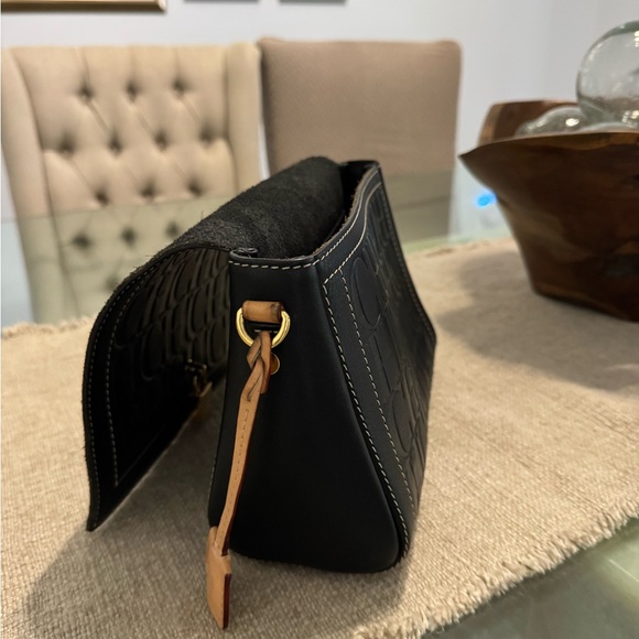 Carolina Herrera / ANDY LOCKED CROSSBODY I MEDIUM
HOULDER BAG - Picture 12 of 15